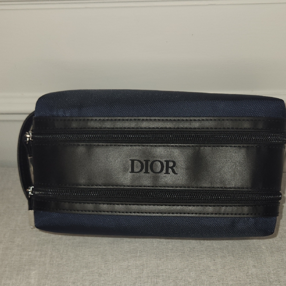 Dior Navy and Black Toiletry Bag - Picture 2 of 5